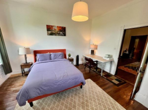 Private Bdrm Suite 4 in Spacious House City Views